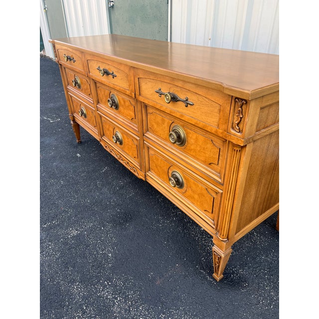Vintage 9-Drawer Neoclassical Fruitwood and Burl Dresser For Sale - Image 11 of 12