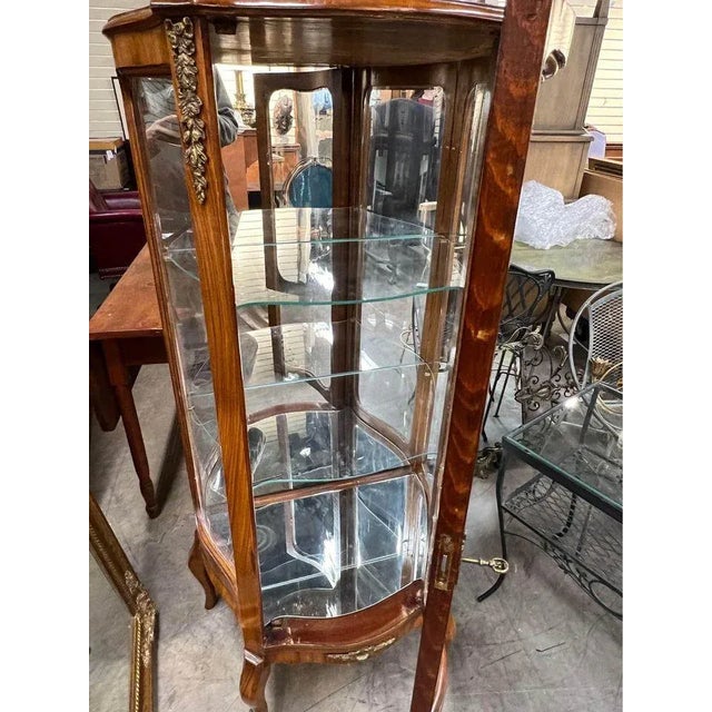 Louis XV Style Ormolu Mounted Kingwood Display Cabinet. For Sale - Image 4 of 11