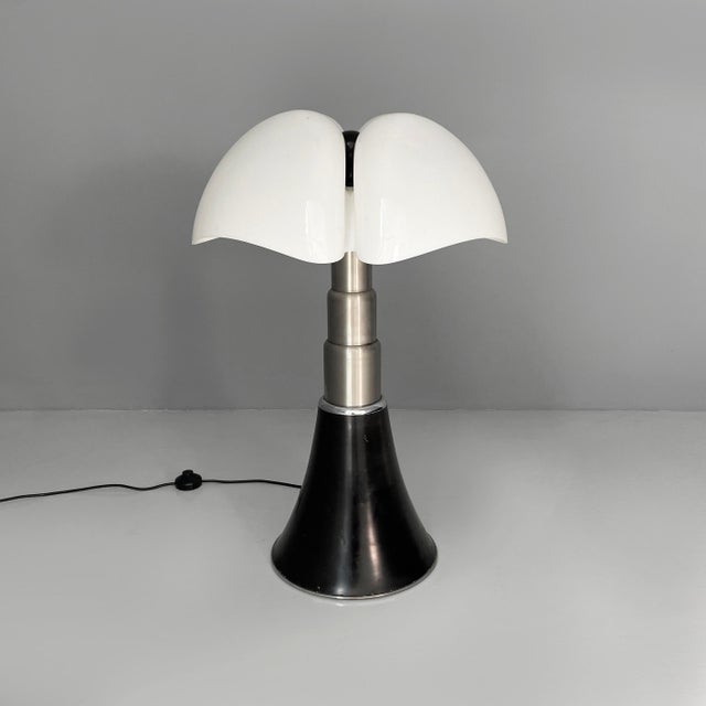 Italian Modern Pipistrello Table Lamp by Gae Aulenti for Martinelli Luce, 1970s For Sale - Image 3 of 18