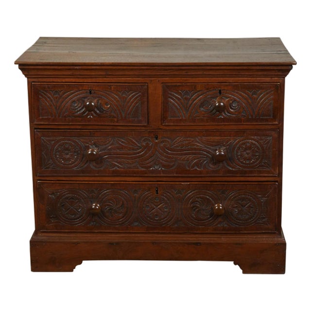 English Georgian Period 1800s Oak Chest with Four Drawers and Carved Motifs For Sale