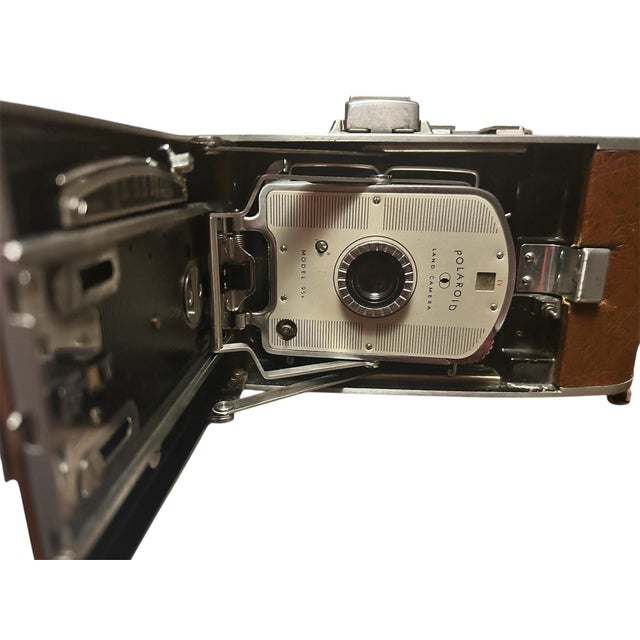 Light Gray Vintage Decorative Camera Collection Circa Early 50s & 60s. Yashika 35 Mm With Wizards Lense & Original Case, Polaroid Land Camera, Kodak Duaflex IV For Sale - Image 8 of 8