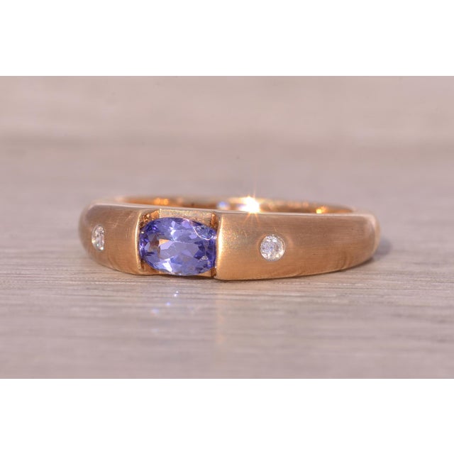 1990s The Hereford: New Old Stock Vintage Tanzanite and Diamond Ring in Yellow Gold For Sale - Image 5 of 11