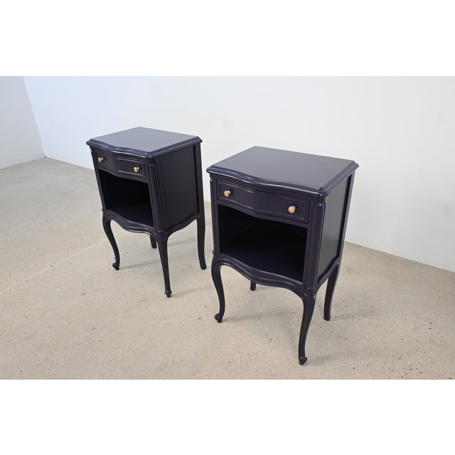 1960s Drexel French Louis XV Style Dark Plum Nightstands, Pair | Newly Refinished For Sale - Image 5 of 15