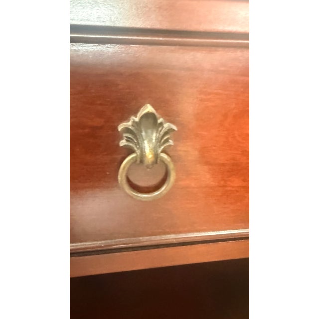 Pair of Bombay Company Neoclassical Mahogany Nightstands With Gilt Paw Feet For Sale - Image 11 of 14
