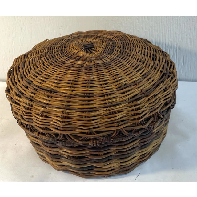Vintage Wicker Nesting Lidded Baskets - Set of Three For Sale In Dallas - Image 6 of 6