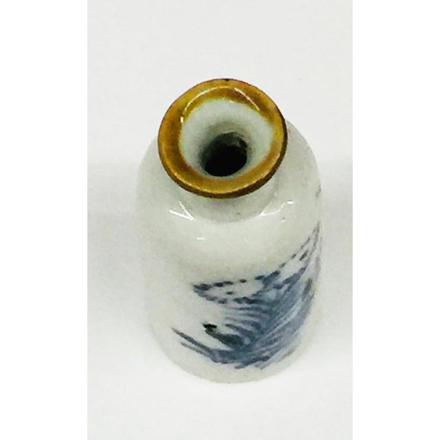 Small Chinese Blue & White Porcelain Vase, Kangxi For Sale - Image 4 of 5