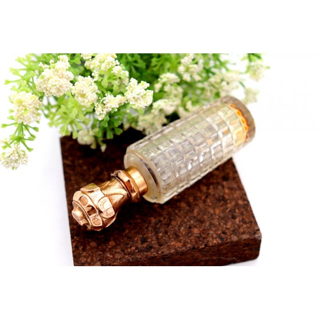 Perfume Bottle in Glass and 15K Gold, in Worn conditions. Designed 1890 to 1919
