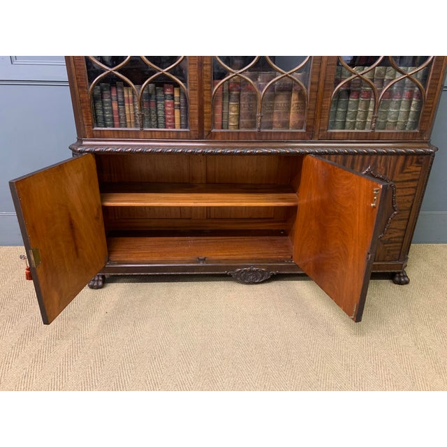 Chippendale Mahogany Bookcase by Hille, 1920 For Sale - Image 9 of 18