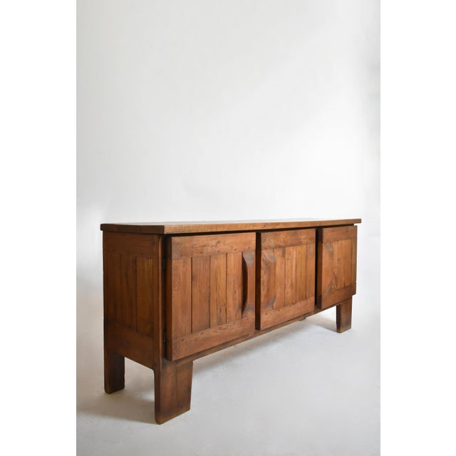 Brutalist oak sideboard, 1950s. Height: 90 cm - 35.43 in Length: 200 cm - 78.74 in Width: 52 cm - 20.47 in