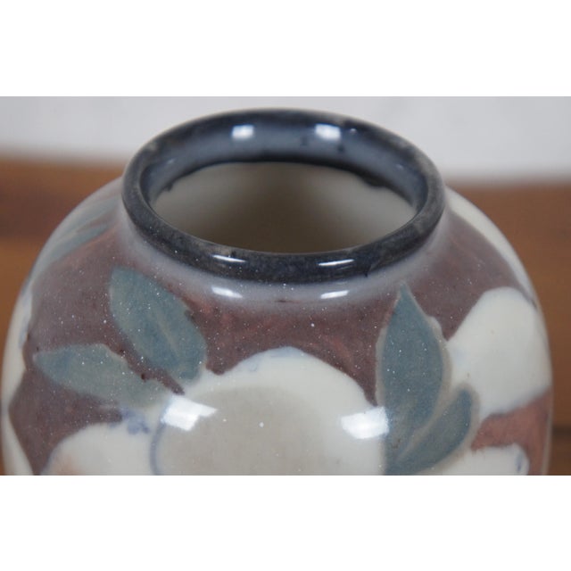 1944 Mid-Century Rookwood Pottery Jens Jensen Floral Porcelain Bud Vase For Sale - Image 10 of 12