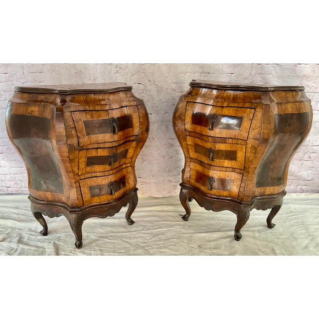 Italian Burled Wood Rococo Style Bombé Chests a Pair For Sale - Image 16 of 16