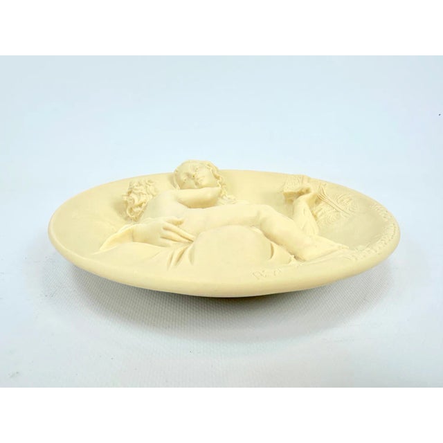 Italian Hand-Carved Alabaster Wall Plate Madonna Serena by A. Santangela for Studio Dante Di Volteradici, 1979, in...