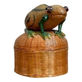 Vintage Shanghai Weave Frog Basket For Sale