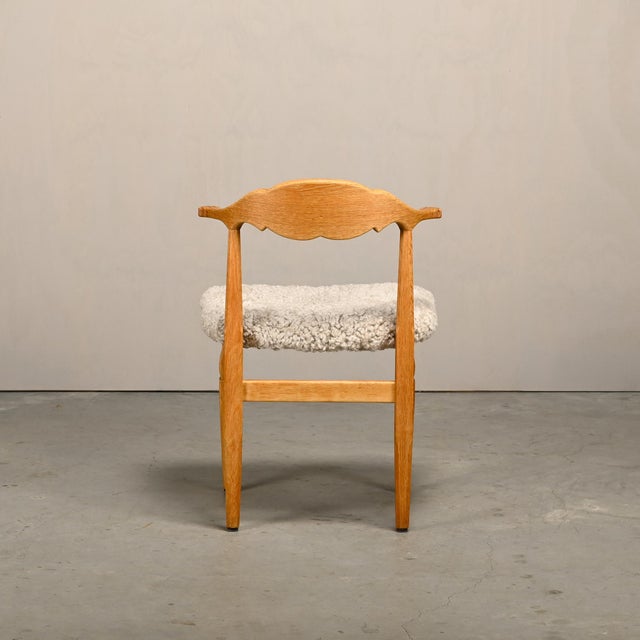 Brown Brutalist Dining Chairs in Oak and Sheepskin from Henning Kjærnulf, Denmark, 1960s, Set of 8 For Sale - Image 8 of 18