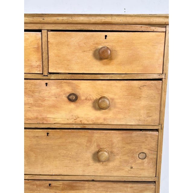C. 1860s Antique English Scrubbed Pine Chest of Drawers For Sale - Image 10 of 11