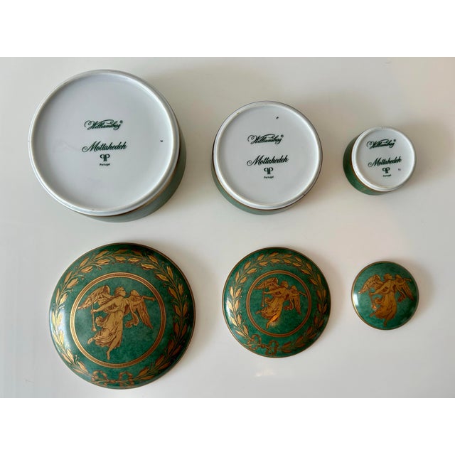 Green Mottahedeh Porcelain "Archangel Gabriel" Lidded Nesting Trinket Boxes-Williamsburg Collection, 1996 For Sale - Image 8 of 8