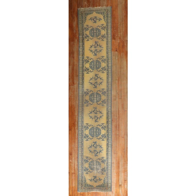 Late 19th century narrow and long Chinese Runner Measures: 2'5'' x 14'5".