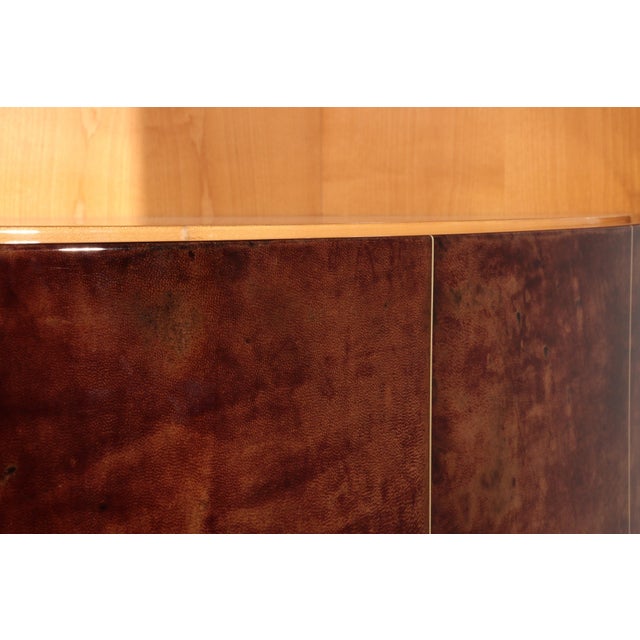 Brown Goatskin Bar Cabinet with Electric Lift and Mirror Interior by Aldo Tura, 1960 For Sale - Image 12 of 15