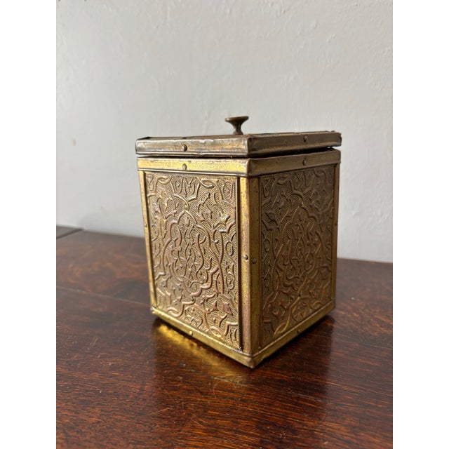 English Vintage English Brass Repousse Tea Caddy For Sale - Image 3 of 7