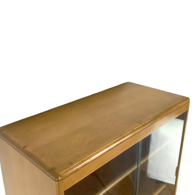 Vintage Heywood-Wakefield Wheat Finish Hutch Cabinet, Mid-Century Modern For Sale - Image 10 of 12