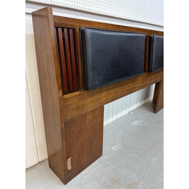 This listing is for a Mid-Century Modern Lane Walnut & Rosewood King Size Headboard. Featuring a straight line design,...