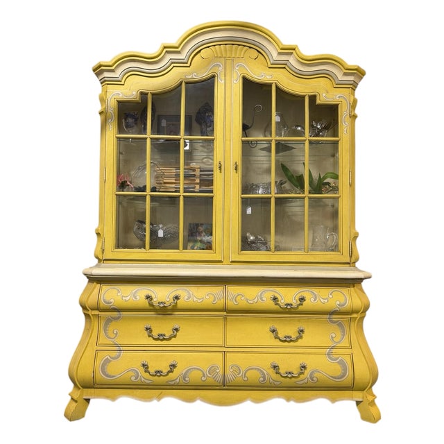 Vintage Drexel Heritage French Provincial Painted Breakfront Cabinet For Sale