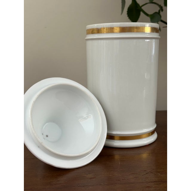 Late 19th Century Pair Old Paris Apothecary Jars – Late 19th Century French Porcelain, Gilded & Hand Painted For Sale - Image 5 of 13