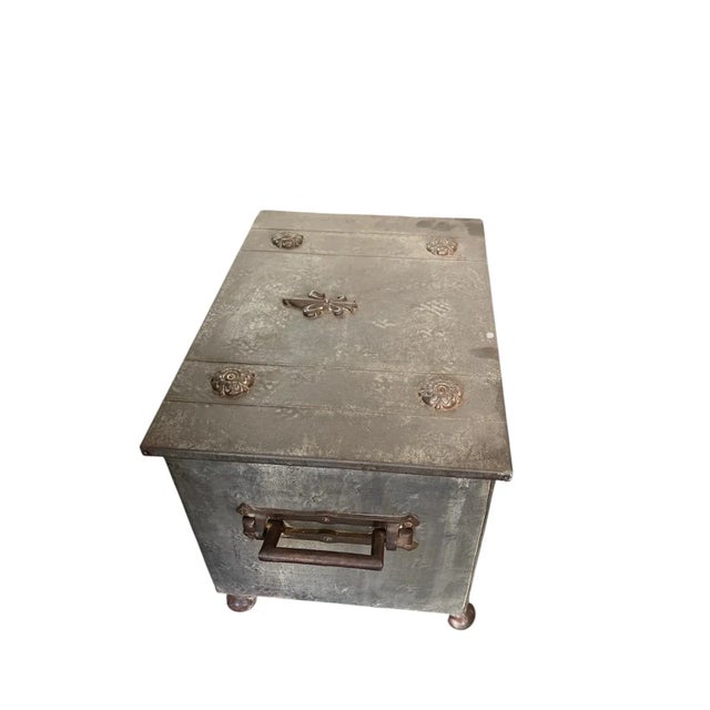 English Vintage English Metal-Lined Storage Trunk/Bin For Sale - Image 3 of 6