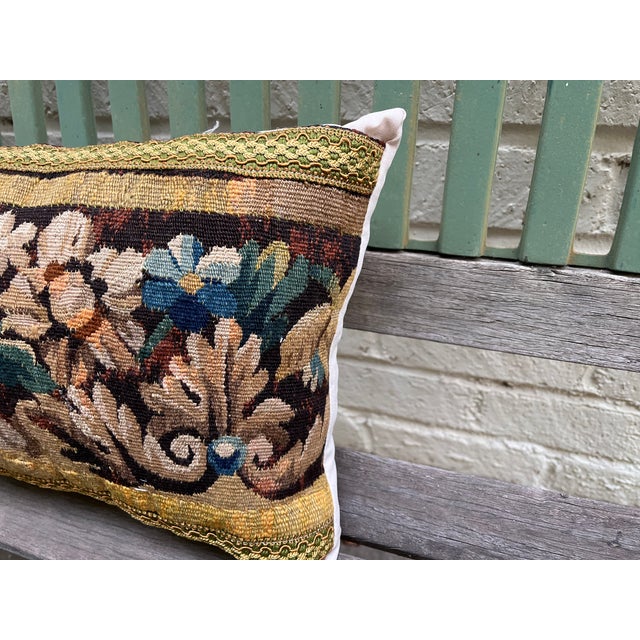 An 18th Century Pillow With Tapestry Depicting Bird For Sale In Los Angeles - Image 6 of 7