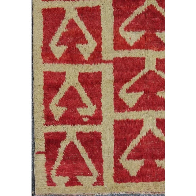 Mid-Century Modern Mid-Century Turkish Tulu Carpet With Tribal Pattern in Red and Lt Green For Sale - Image 3 of 6