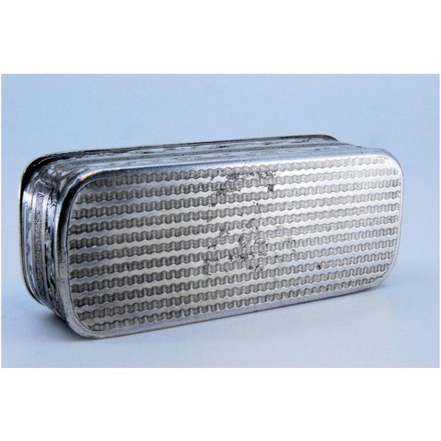 Silver Snuff Box with Blue Enamelled Applications and Gold Interior For Sale - Image 4 of 11