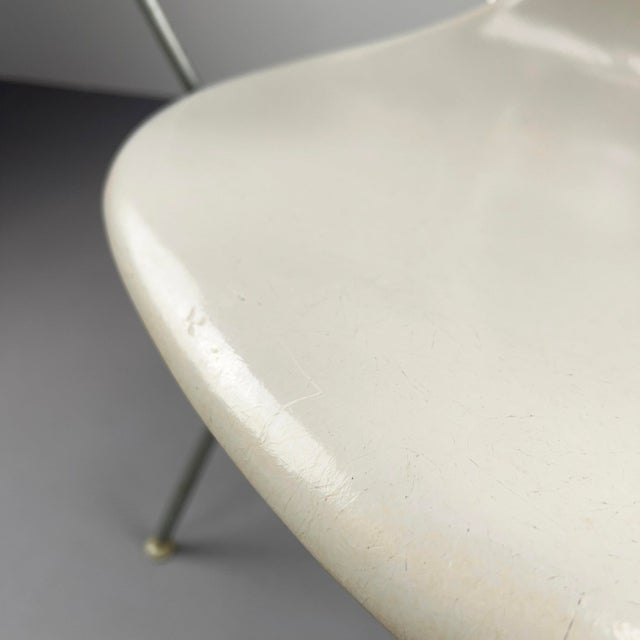 1950s Vintage Fiberglass Model DSS-TA Side Chair in White by Charles & Ray Eames for Herman Miller, 1950s For Sale - Image 5 of 14
