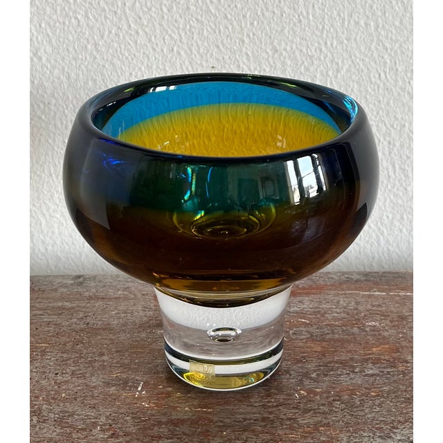 Mid-Century Modern 1960s Kosta Sweden Sommerso Vase by Vicke Lindstrand For Sale - Image 3 of 7