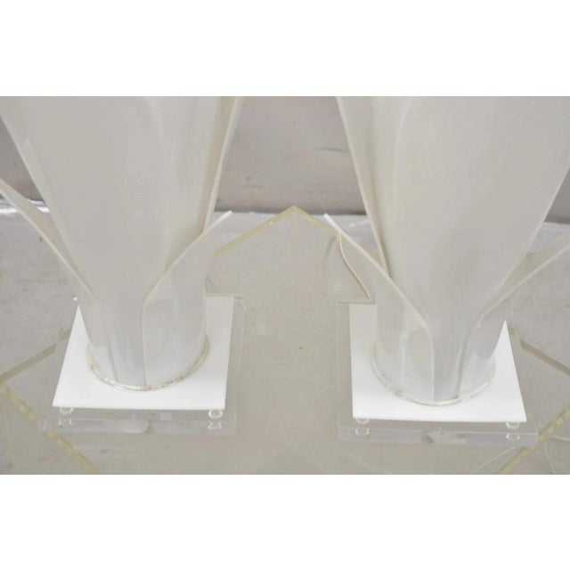 Mid 20th Century Rougier White Acrylic Lucite Tulip Flower Leaf Mid Century Table Lamps - A Pair For Sale - Image 11 of 12