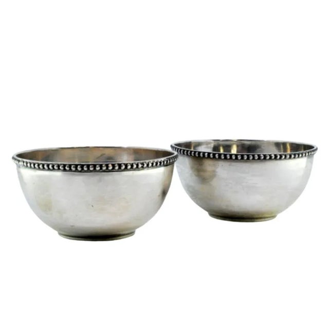 Metal Washbasins in Plain Silver with Pearly Edges, Set of 2 For Sale - Image 7 of 7