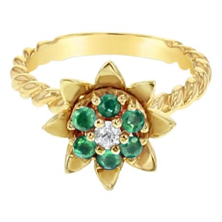 Medium Emerald Tulip Ring 14k Yellow Gold, Size 6 For Sale