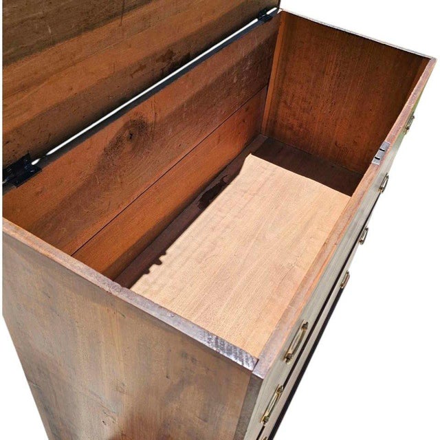 Wood Early 19th Century American Federal Hepplewhite Style Mule Chest Blanket Box For Sale - Image 7 of 11