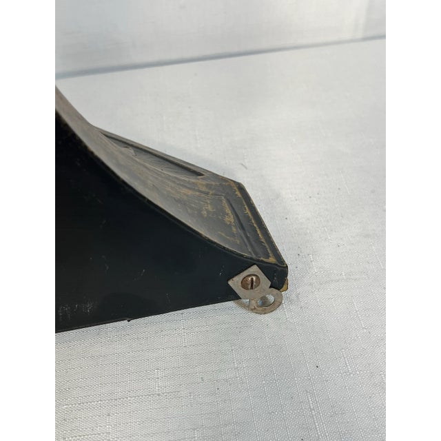 Vintage Syroco Hollywood Regency Gold and Black Acanthus Leaf Wall Pocket For Sale In Mobile - Image 6 of 11