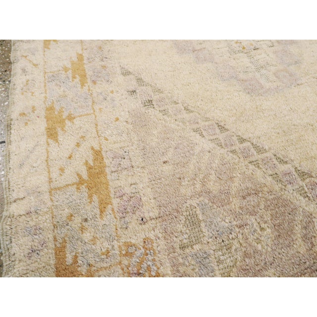 Galerie Shabab Collection Mid-20th Century Turkish Oushak Rug For Sale In New York - Image 6 of 9