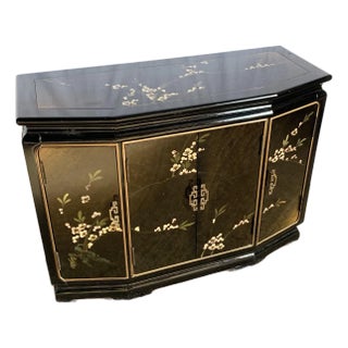 Mid 20th Century Chinese Black Lacquered Hand Painted Credenza/Sideboard For Sale