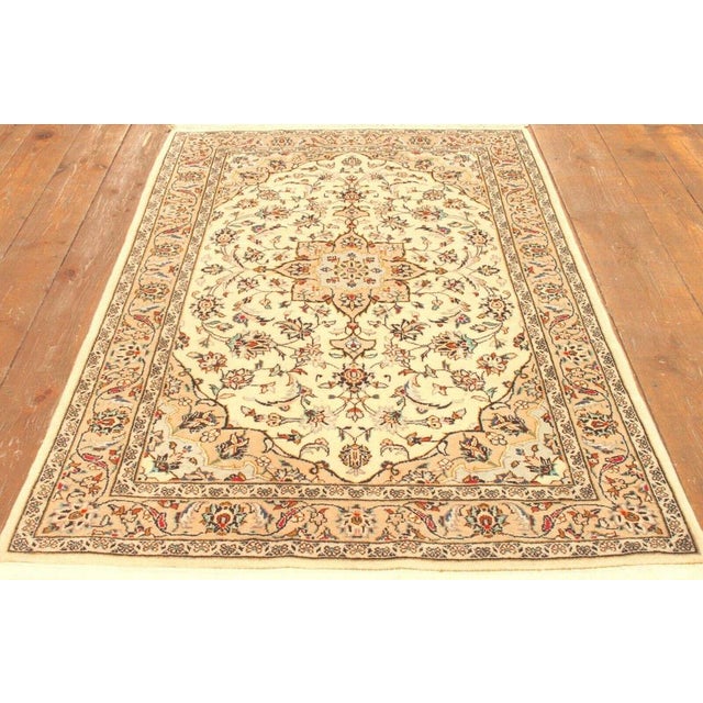 Middle Eastern Hand-Knotted Wool Rug with Floral Pattern For Sale - Image 9 of 11