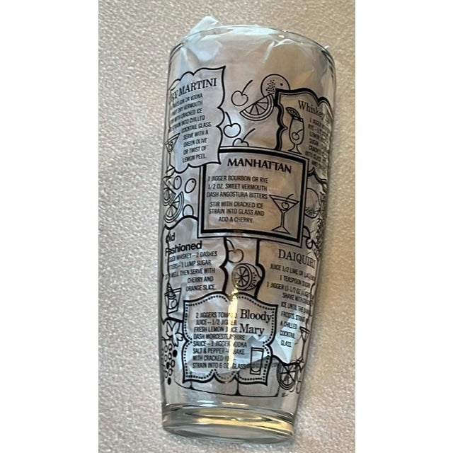 Mid-Century Modern Vintage Mid Century Modern Cocktail 15 Recipes 24oz Glass Shaker For Sale - Image 3 of 4