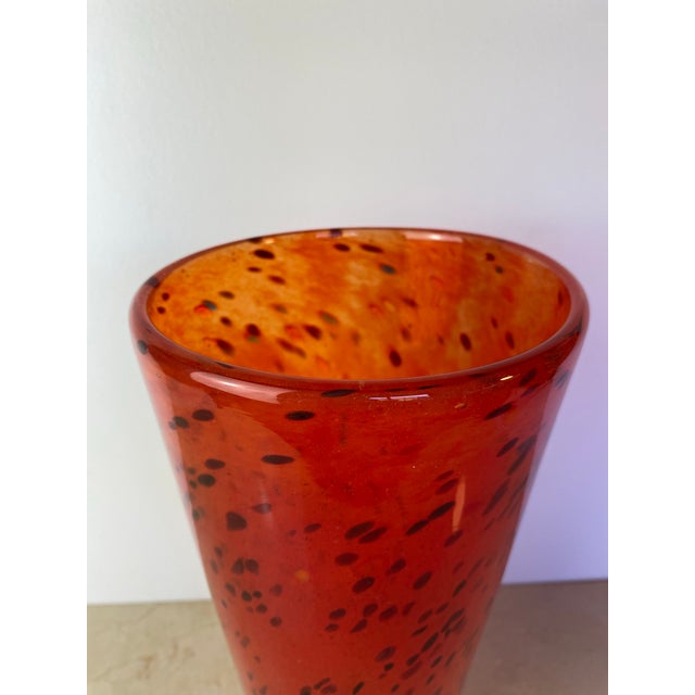 Late 20th Century Henry Dean Mouth-Blown Red & Black Speckled Glass Vase, Signed For Sale - Image 5 of 10