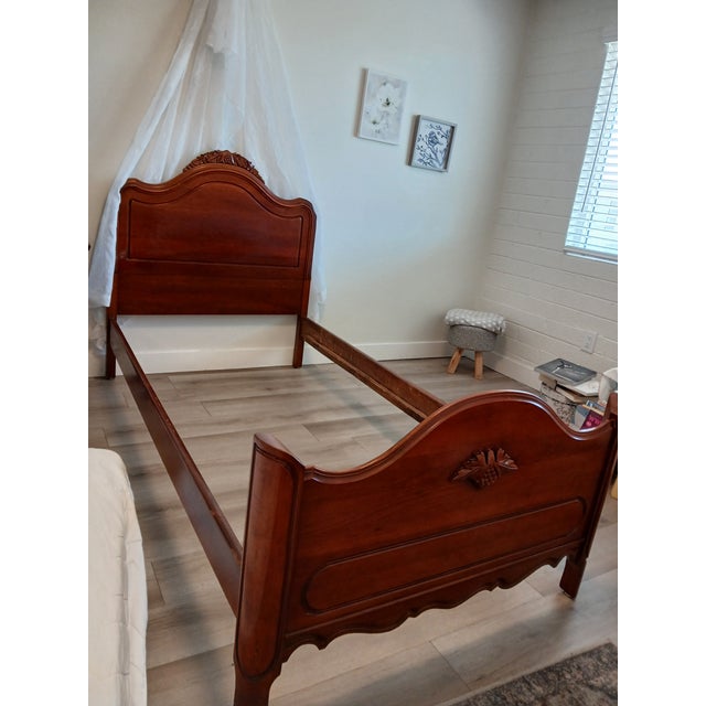 Davis Cabinet Company Collectors Cherry Twin Bed - Davis Cabnet Co For Sale - Image 4 of 12