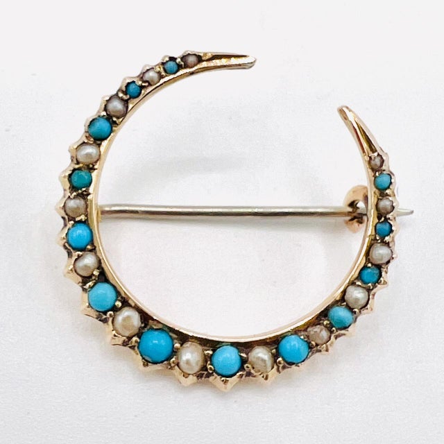 Antique 9ct Gold, Turquoise and Natural Seed Pearl Crescent Brooch, 1900s For Sale - Image 9 of 9