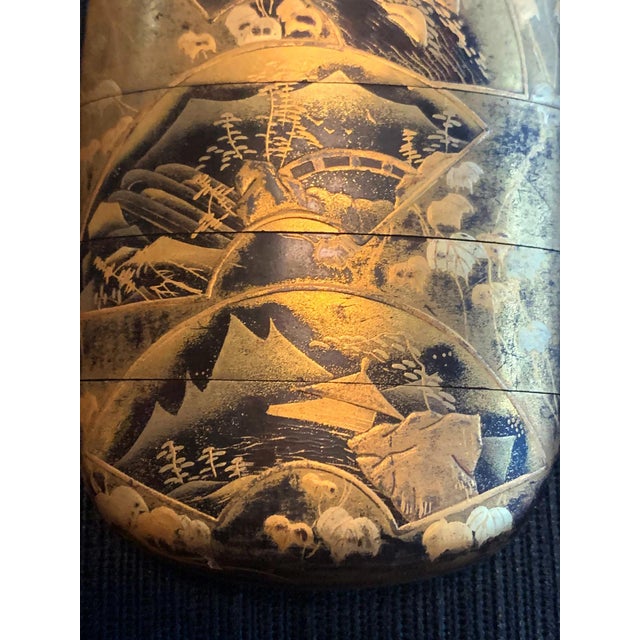 Fine Japanese Lacquered Inro by Yutokusai For Sale - Image 9 of 16