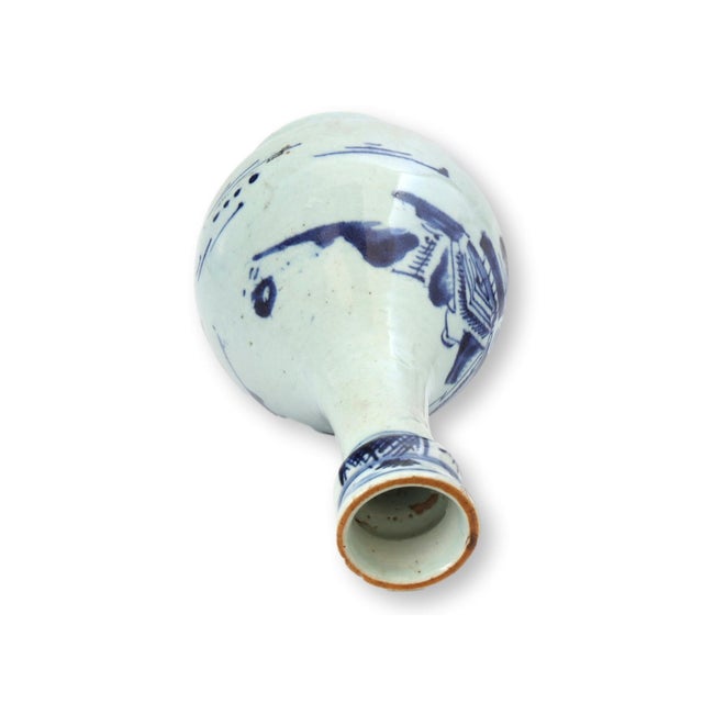 Ceramic 19th Century Chinese Export Porcelain Bottle For Sale - Image 7 of 8
