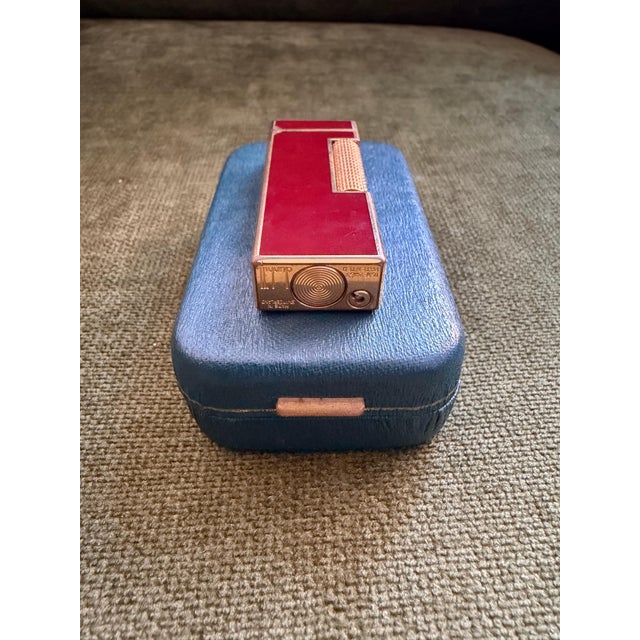 Rare Vintage Dunhill Gold Plated Red Marble Lacquer Lighter Original Sky Case For Sale - Image 4 of 11
