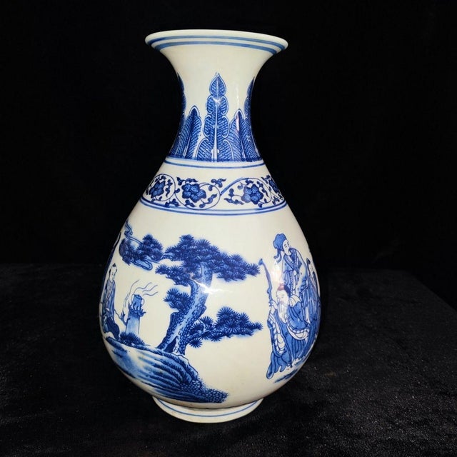 Mid 20th Century Vintage Blue and White Porcelain Yuhuchun Vase With Figural Scene For Sale - Image 5 of 8