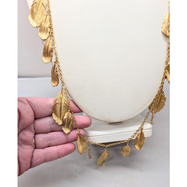 Vintage 1982 Signed Napier Goldtone Feather Charm Necklace For Sale In Philadelphia - Image 6 of 14